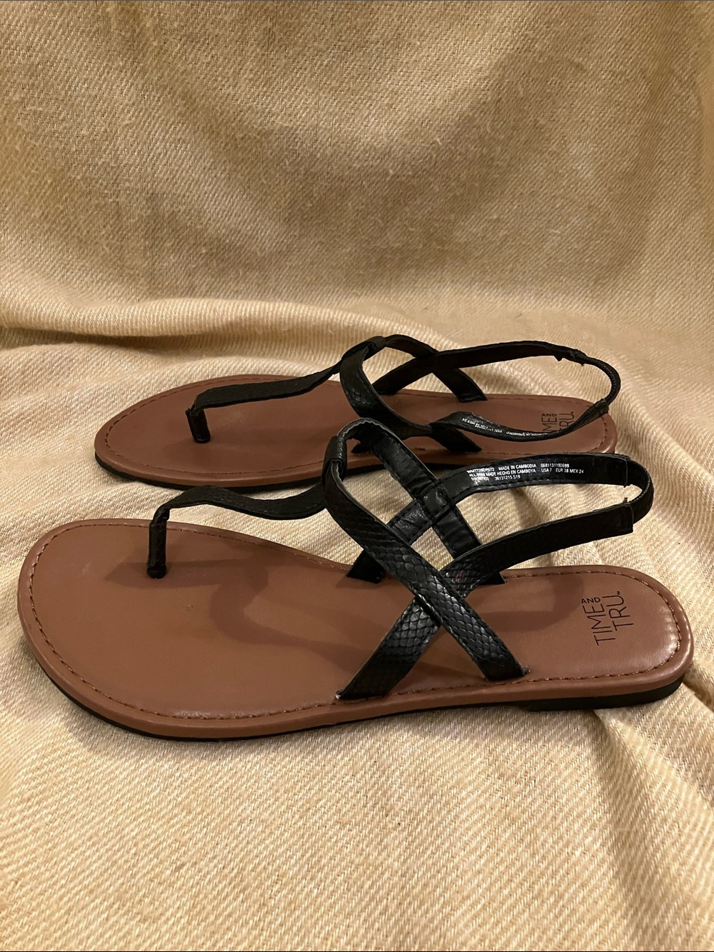 Time and Tru Black T-Strap Sandals with Brown Footbed size 7
